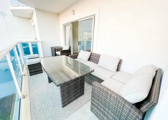 Large 3br Sunsetview Roof Pool Walk To *
