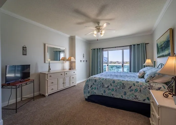 Large 3br Sunsetview Roof Pool Walk To Holiday home *