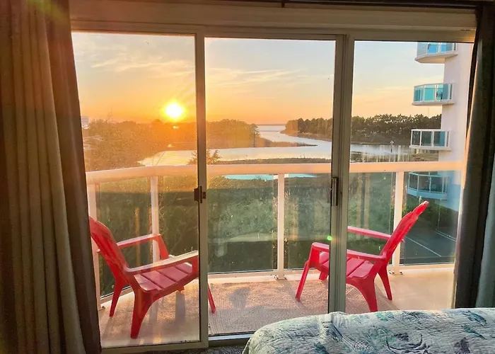Large 3br Sunsetview Roof Pool Walk To *