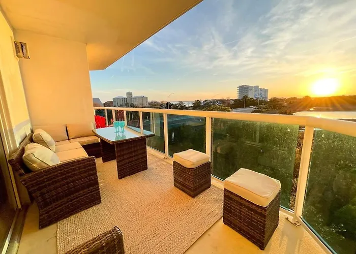 Large 3br Sunsetview Roof Pool Walk To